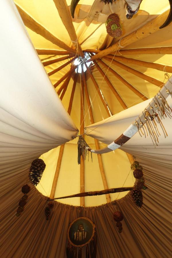 Отель Levaltipis Saint-Gatien-des-Bois Экстерьер фото