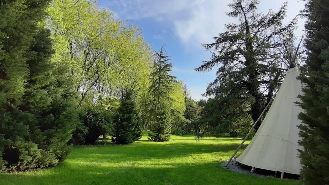 Отель Levaltipis Saint-Gatien-des-Bois Экстерьер фото