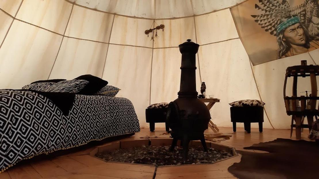 Отель Levaltipis Saint-Gatien-des-Bois Экстерьер фото