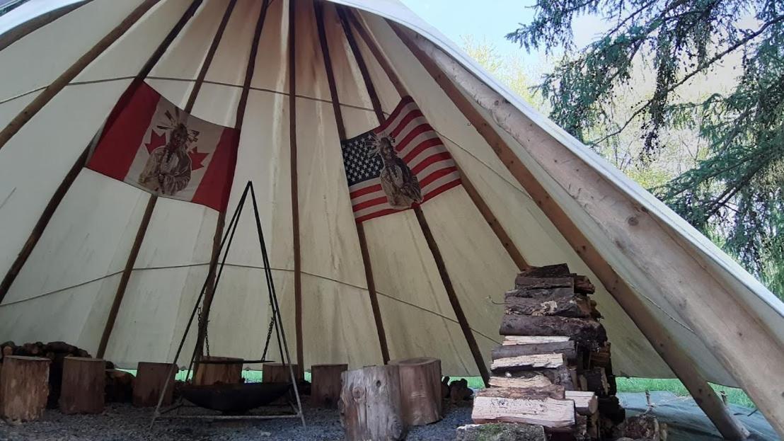 Отель Levaltipis Saint-Gatien-des-Bois Экстерьер фото