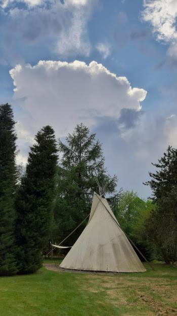 Отель Levaltipis Saint-Gatien-des-Bois Экстерьер фото